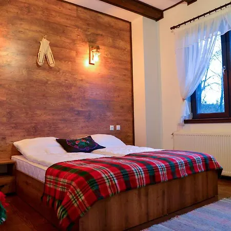 Holiday home неси Leshten