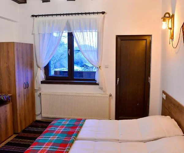 неси Holiday home Leshten